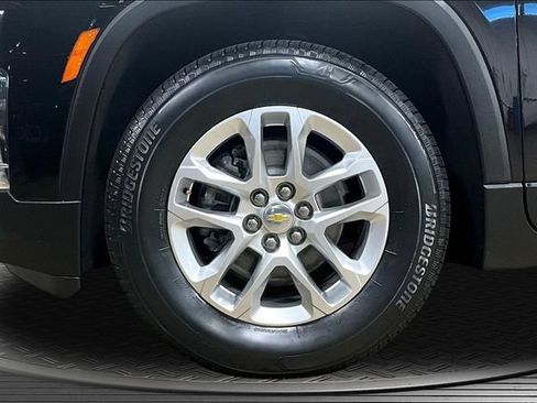 Used 2022 Chevrolet Traverse LS AWD/4WD image 33