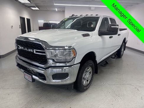 Used 2024 RAM 3500 Tradesman w/ Chrome Appearance Group image 4