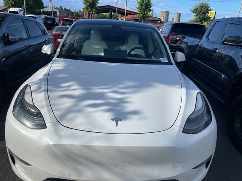Used 2022 Tesla Model Y Performance AWD/4WD image 2