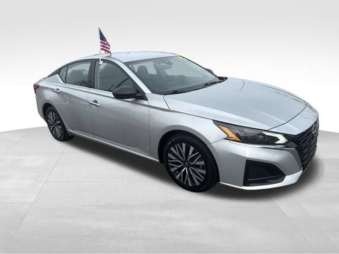 Used 2024 Nissan Altima 2.5 SV image 30