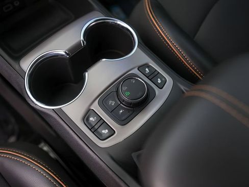 Used 2024 GMC Terrain AT4 image 23