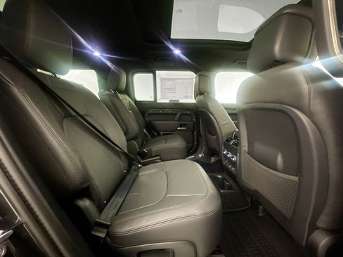 New 2026 Land Rover Defender 130 X-Dynamic SE image 27