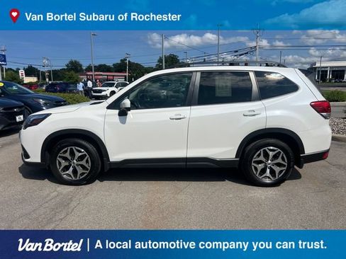 Used 2024 Subaru Forester Premium AWD/4WD image 3