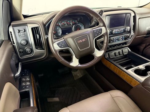 Used 2018 GMC Sierra 1500 SLT AWD/4WD image 18