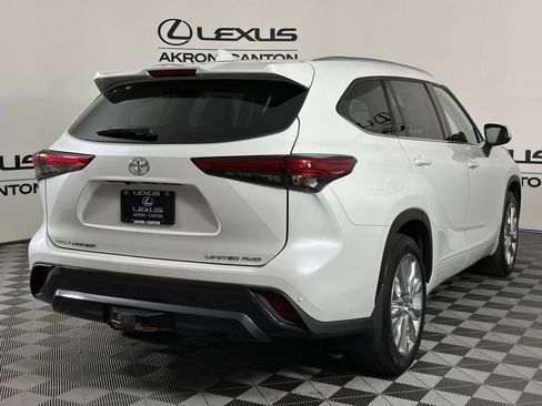 Used 2023 Toyota Highlander Limited AWD/4WD image 7