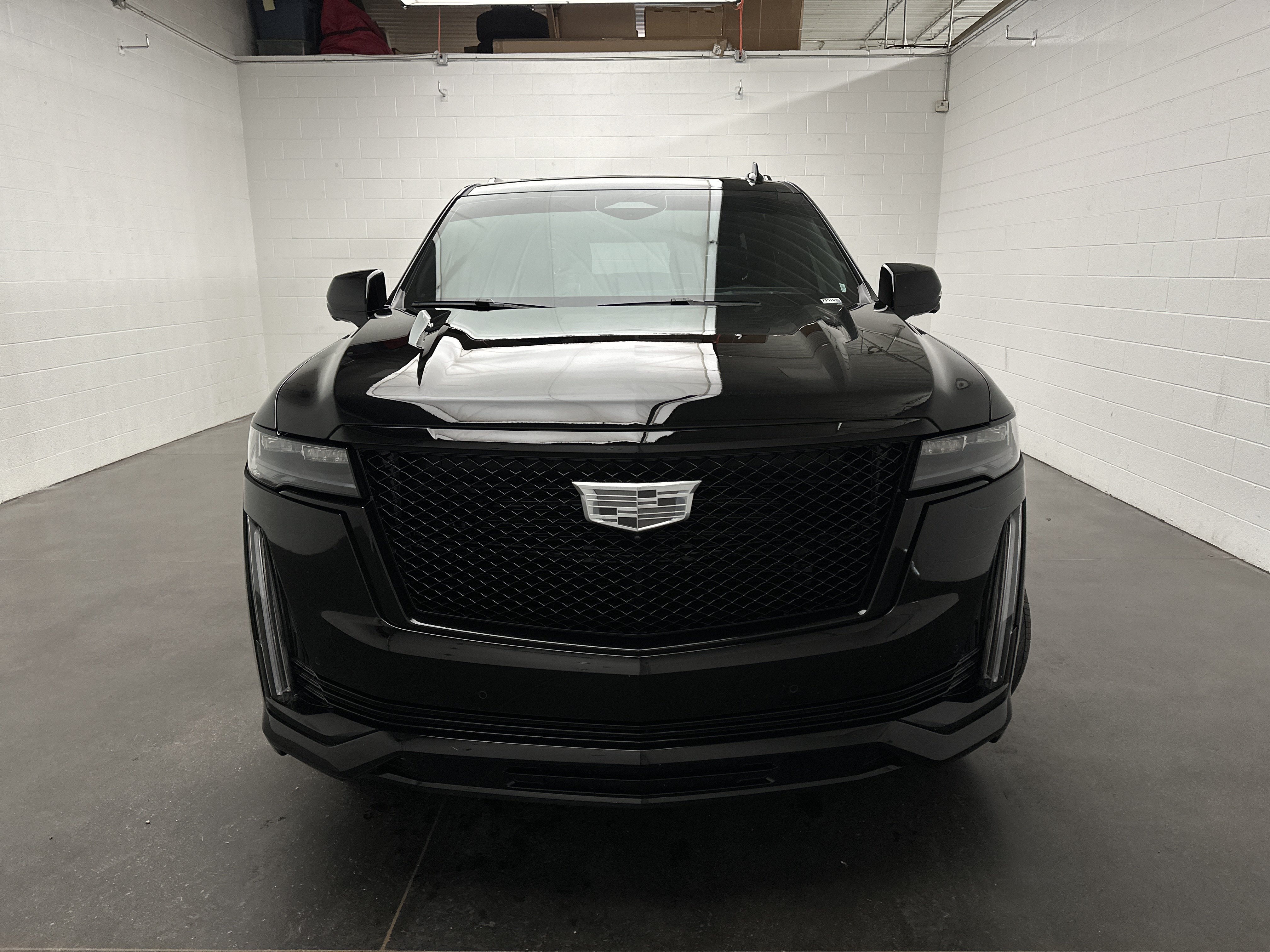 Used 2024 Cadillac Escalade Sport w/ LPO, ONYX Package AWD/4WD image 4