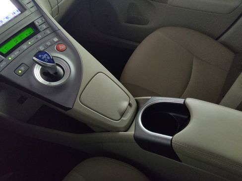 Used 2015 Toyota Prius Five image 26