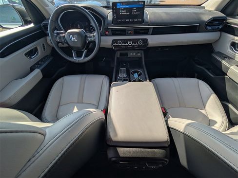 Certified 2025 Honda Pilot EX-L image 25