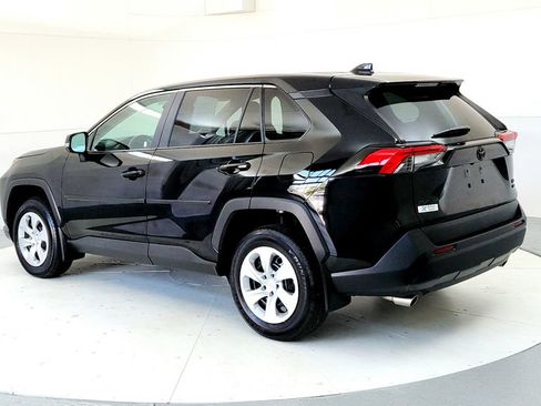 Used 2025 Toyota RAV4 LE AWD/4WD image 4