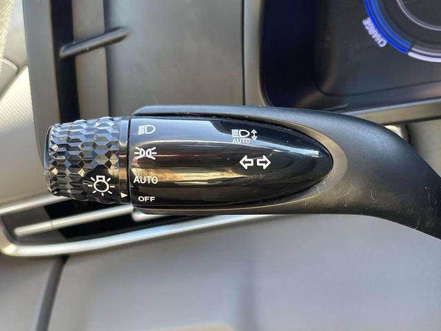 Used 2022 Hyundai Elantra Blue FWD image 22