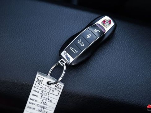 Used 2017 Porsche 718 Boxster image 78