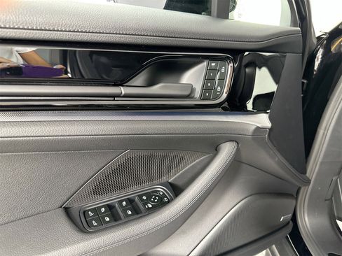 Certified 2025 Porsche Panamera 4 image 31