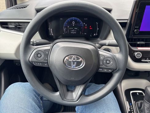 Used 2026 Toyota Corolla LE w/ LE Premium Package FWD image 21