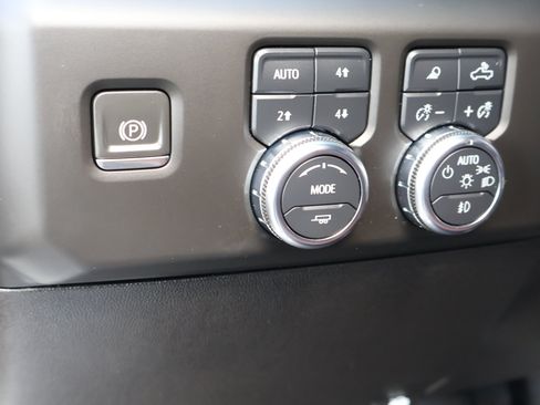 Used 2024 GMC Sierra 3500 Denali Ultimate AWD/4WD image 25