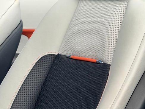 Used 2018 Rolls-Royce Dawn image 41