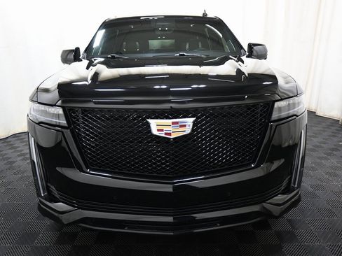 Used 2023 Cadillac Escalade ESV Sport Platinum image 2