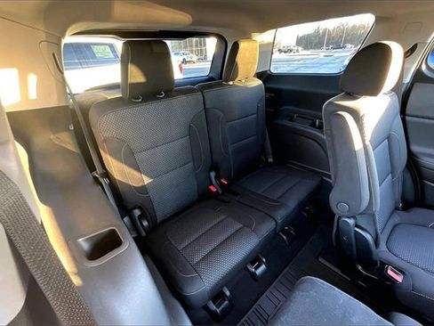 Used 2023 GMC Acadia SLE w/ Driver Convenience Package image 26