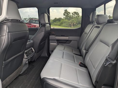 Used 2022 Ford F150 Lariat AWD/4WD image 12