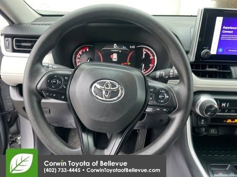 Used 2025 Toyota RAV4 XLE image 22