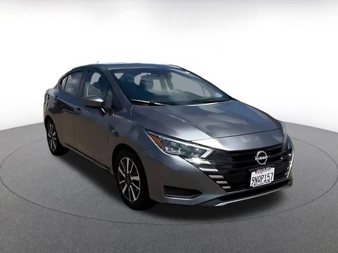 Used 2025 Nissan Versa SV FWD image 3