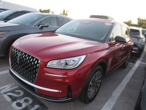 Certified 2025 Lincoln Corsair Reserve FWD image 3
