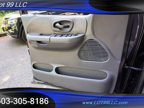 Used 2001 Ford F150 XLT AWD/4WD image 25