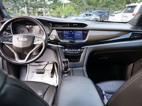 Used 2020 Cadillac XT6 Premium Luxury w/ Platinum Package image 16