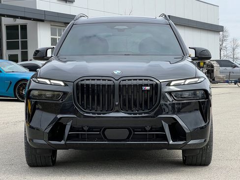Used 2023 BMW X7 M60i image 6