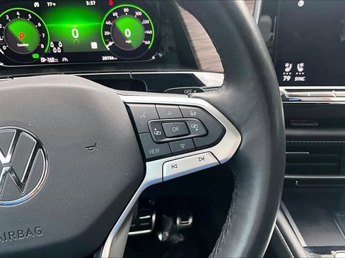 Used 2024 Volkswagen Atlas SEL Premium R-Line AWD/4WD image 25