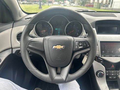Used 2016 Chevrolet Cruze LS FWD image 33
