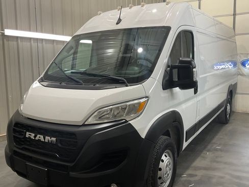 Used 2024 RAM ProMaster 3500 w/ Premium Convenience Group FWD image 4
