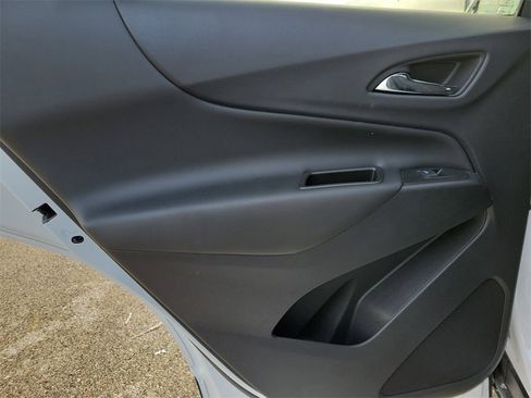 Used 2022 Chevrolet Equinox LT image 10