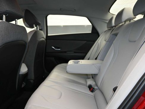 Used 2025 Hyundai Elantra Limited FWD image 27