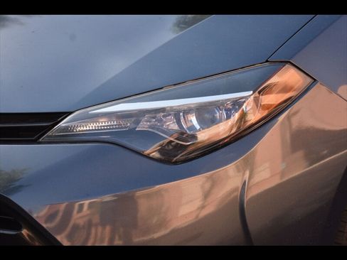 Used 2017 Toyota Corolla LE w/ Carpet Mat Package (TMS) FWD image 45