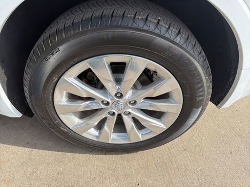 Used 2017 Buick Envision Essence image 18