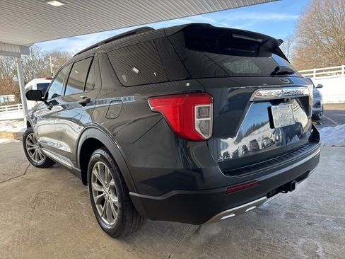Used 2022 Ford Explorer XLT w/ Equipment Group 202A image 9