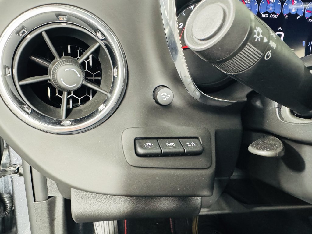 Used 2019 Chevrolet Camaro ZL1 w/ LPO, ZL1 Protection Package RWD image 12