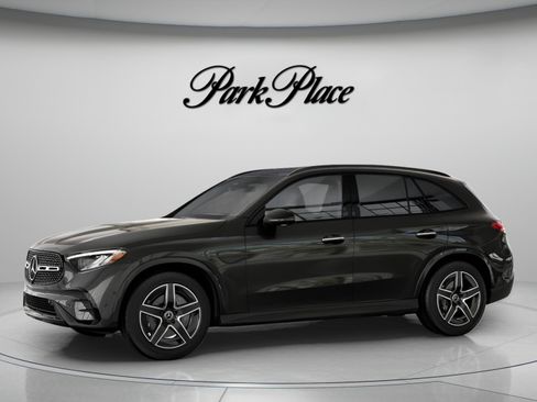 Used 2026 Mercedes-Benz GLC 300 image 3