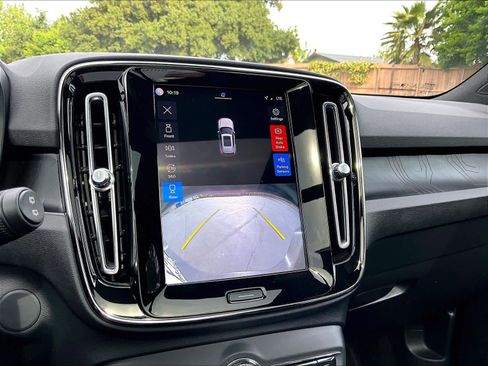 Used 2023 Volvo XC40 Recharge Ultimate AWD/4WD image 24