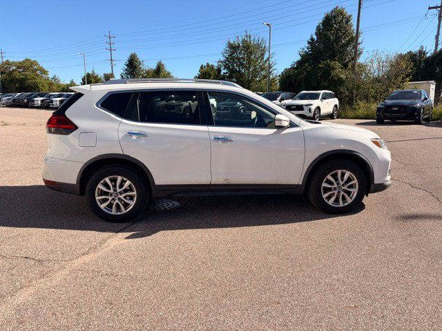 Used 2017 Nissan Rogue SV AWD/4WD image 3