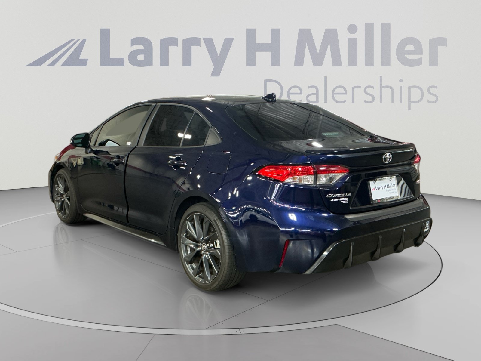 Used 2024 Toyota Corolla SE FWD image 3