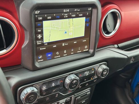 Used 2021 Jeep Wrangler Unlimited Rubicon AWD/4WD image 22
