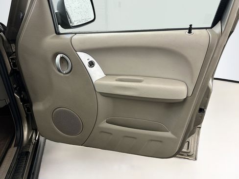 Used 2006 Jeep Liberty Limited image 30