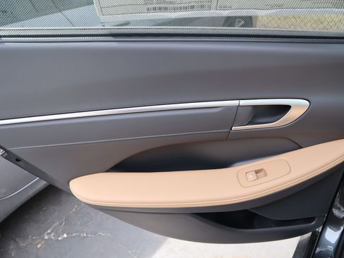 New 2026 Hyundai Sonata Limited FWD image 18