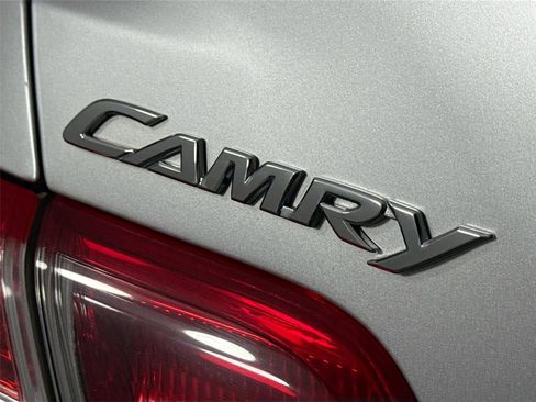 Used 2011 Toyota Camry image 12