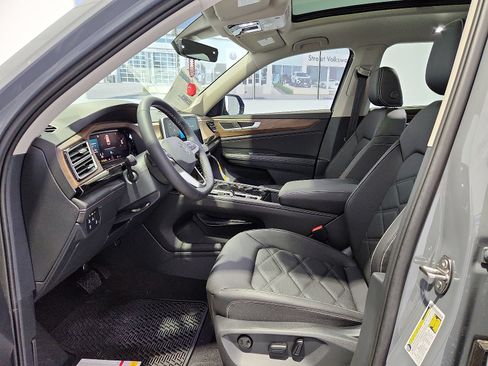 New 2026 Volkswagen Atlas SE FWD image 14