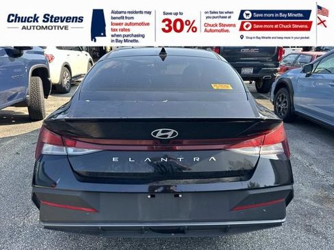 Used 2025 Hyundai Elantra Sport FWD image 4