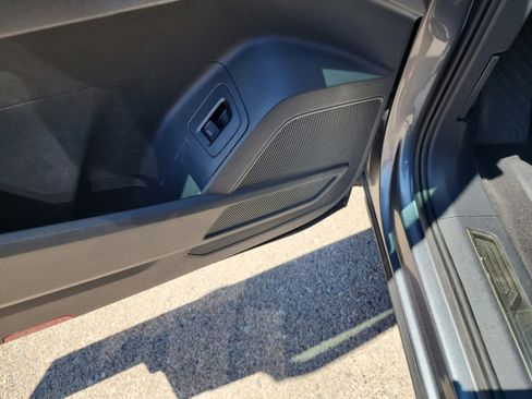 Used 2022 Volkswagen Atlas SEL Premium image 27