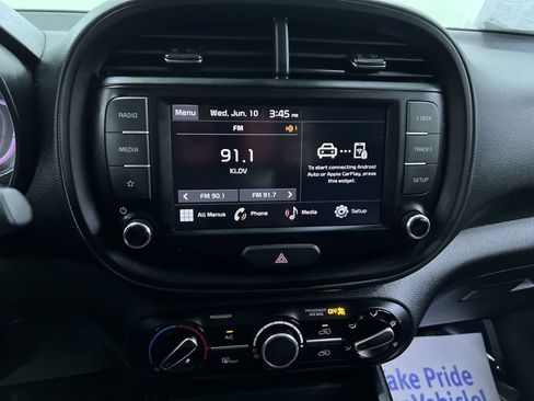 Used 2024 Kia Soul LX FWD image 21