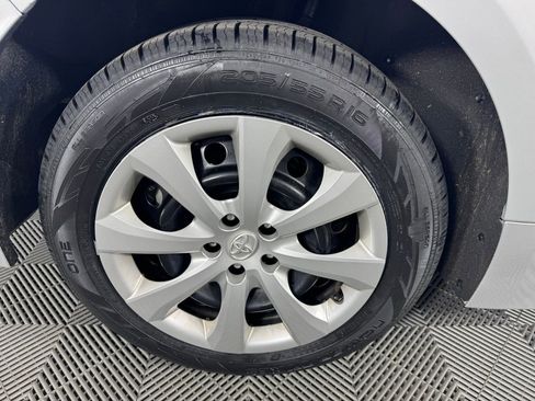 Used 2024 Toyota Corolla LE image 12